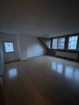 2,5-Raum-Dachgeschosswohnung auf ca. 68 m² zu vermieten