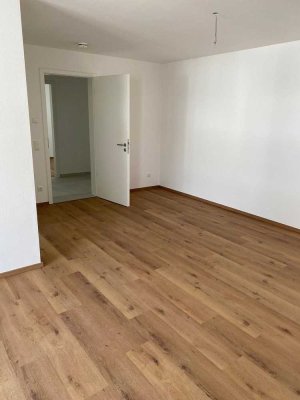 Neuwertige 3-Zimmer-Wohnung mit EBK und TG-Stellplatz