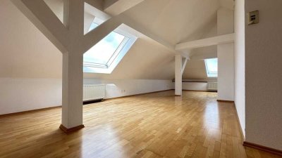 Wohnvergnügen über den Dächern von St. Leonhard
Großzügige 3-Zi-Maisonette-Wohnung