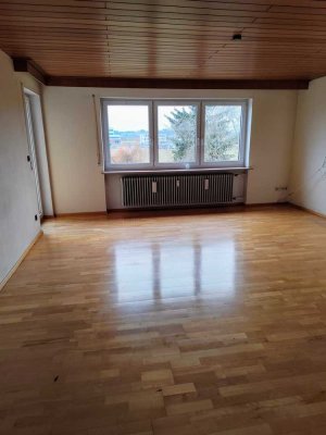 Helle, große 3-Zimmer-Wohnung mit Südbalkon und Garten