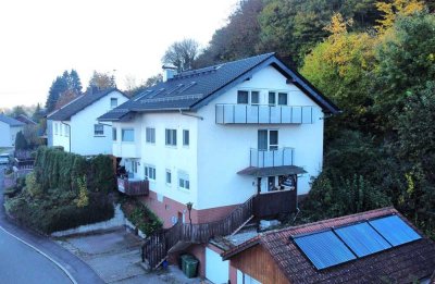 Zweifamilienhaus mit einem tollen Garten am Waldrand!