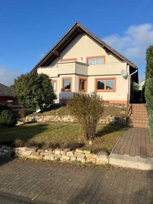 Geräumiges und modernisiertes Einfamilienhaus mit Sauna & 2 EBK in Waldweiler