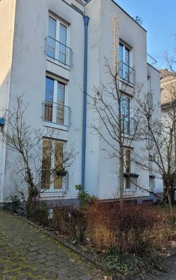 3-Zimmer-Erdgeschosswohnung/Büro mit Einbauküche in Offenbach/Westend