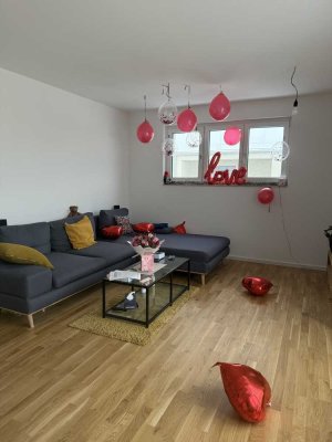 Geschmackvolle 2-Raum-Wohnung mit luxuriöser Innenausstattung mit Balkon und EBK in Magdeburg