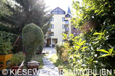 IDYLLISCHE LAGE ! WOHNUNG MIT BALKON  IN DEN BEGRÜNTEN INNENHOF!