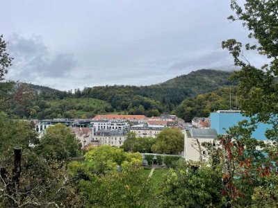 Exklusive, neuwertige 3,5-Zimmer-Wohnung mit Balkon in Baden-Baden