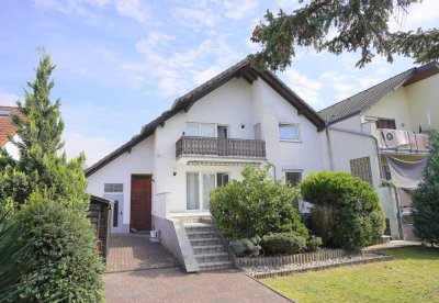 Weiterstadt-Riedbahn...Einfamilienhaus im TIPP-TOPP Zustand...Einbauküche...Kaminofen....Garage....