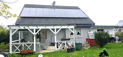 1432 - Modernisiertes Einfamilienhaus mit großem Grundstück in ruhige Lage