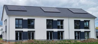 Neubau (KfW 40)  Reihenmittelhaus in Sarstedt OT Heisede - Wohnen am Forellensee