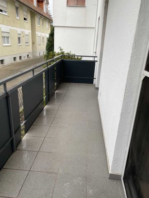 Erstbezug nach Sanierung mit Balkon und EBK: Attraktive 3-Zimmer-Wohnung in Hatzenbühl