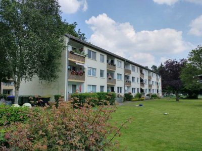 Attraktive und gepflegte 4-Raum-Wohnung mit Balkon in Krefeld