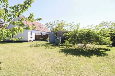 Home sweet home: Gepflegte Doppelhaushälfte mit Garten und 2 Freistellplätzen in naturnaher Lage