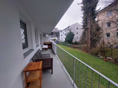 In Starnberg: Gepflegte helle Wohnung mit zwei Zimmern und Balkon