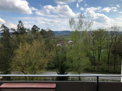 Gepflegte 3-Zimmer-Wohnung mit Balkon und Einbauküche in Waldkraiburg