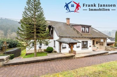 Freistehendes Einfamilienhaus mit Garten, Garage & Weitblick in Eisenschmitt