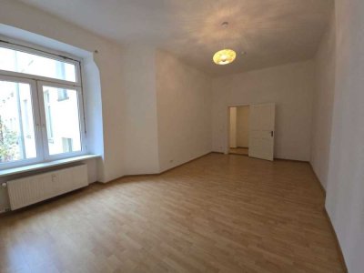 Sehr hübsche 2,5 Zimmerwohnung mit Balkon im Herzen Berlins