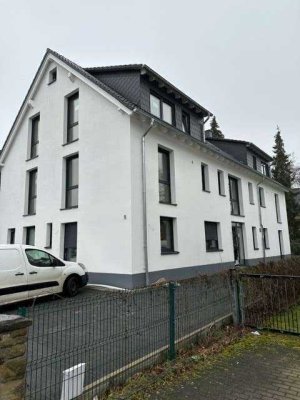 Neubau, schöne 3,5 Zimmer Wohnung mit  Balkon