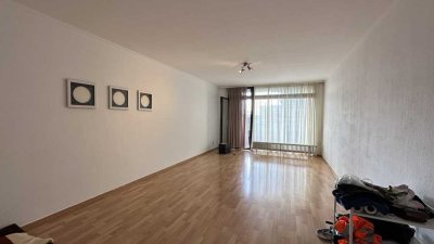 Ab sofort: 1ZKB + Balkon im Collini-Center zu vermieten!