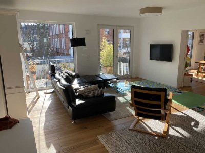 Stilvolle loftartige 6-Zimmer-Wohnung mit zwei Balkonen und EBK in Karlshorst (Lichtenberg), Berlin