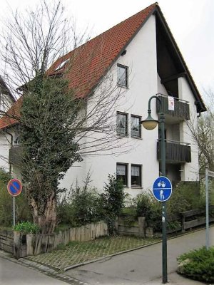 Attraktive 2-Zimmer-Maisonette-Wohnung mit Balkon und Einbauküche, Garage + Stellplatz