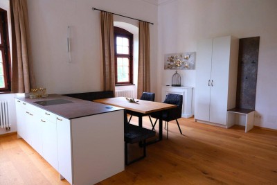 Einzigartiges Schlossapartment für Investoren