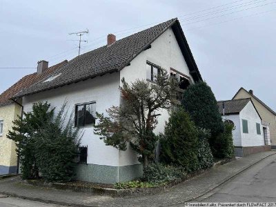 Einfamilienhaus mit Garage und separater Werkstatt