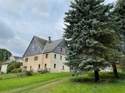 Großes Wohnhaus mit Nebengelaß in Bertsdorf