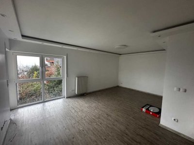 Maisonette mit Einbauküche und Stellplatz/Terrasse 
Ruhige Lage in Zentrum Höchst Odenwald