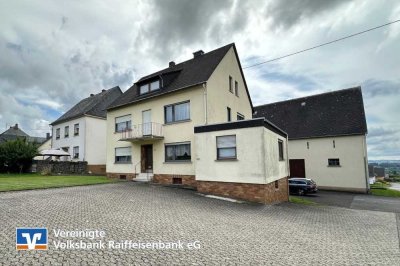 Schönes Einfamilienhaus mit großer Scheune, Bauplatz und viel Potenzial!