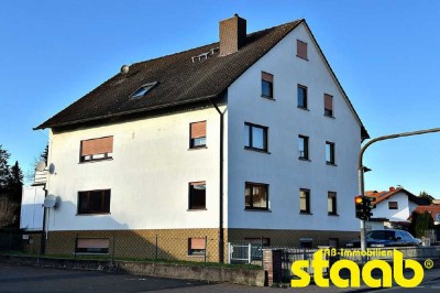 FREISTEHENDES MEHRFAMILIEN ODER GENERATIONENHAUS MIT GARTEN, GARAGEN UND STELLPLÄTZEN