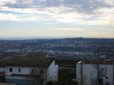 Sonnige 3-Zimmer-Wohnung mit Panoramablick, Balkon und Einbauküche in Ulm