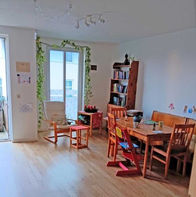 Großzügige 4 Zimmer Etagenwohnung mit Balkon