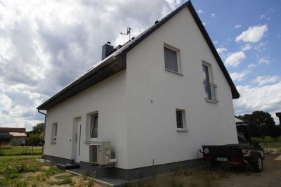 Neuwertiges (2021) Niedrigenergiehaus in ruhige Lage