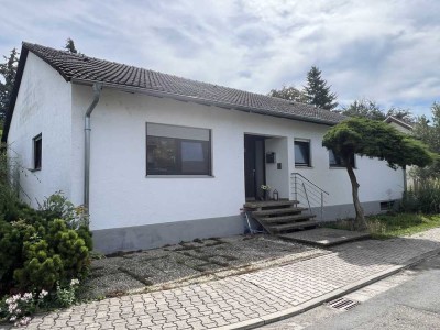 Exklusive Wohnlage - Sonniger Bungalow direkt am Roxheimer Altrhein gelegen