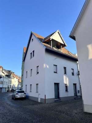 kernsaniertes Wohnhaus mit ELW direkt in Tauberbischofsheim