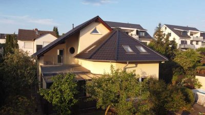 Freistehendes großzügeges Einfamilienhaus in Idylische und Zentrale Lage nähe Städtische Kliniken