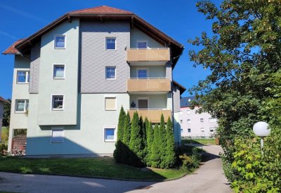 PROVISIONSFREIE 3-Zimmer-Wohnung in Gmunden ** inkl. ZWEI großzügigen Tiefgaragenplätzen ** Balkon mit Gebirgsblick auf Grünberg und Traunstein ** Kaminanschluss ** Nebenwohnsitz möglich