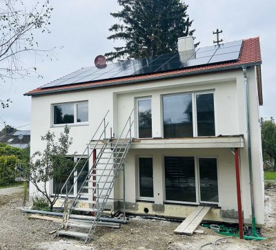 Erstbezug nach Sanierung: ansprechende 3-Zimmer-Wohnung mit Balkon in Prittriching