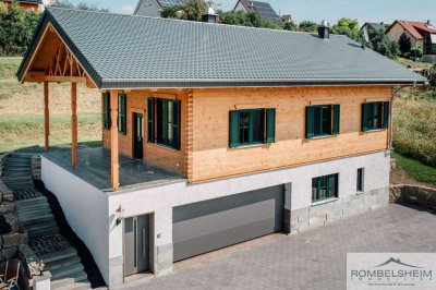 Modernes und hochwertiges Blockhaus in ruhiger Lage