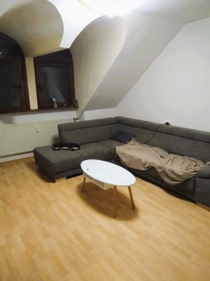 !!! Schöne 2-Zimmer-DG-Wohnung mit Balkon !!! (WBS erforderlich)