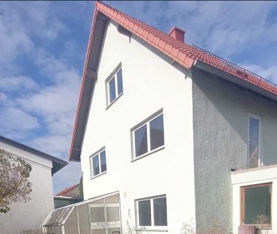 Geräumiges, günstiges 10-Raum-Einfamilienhaus in Krayenberggemeinde Merkers-Kieselbach