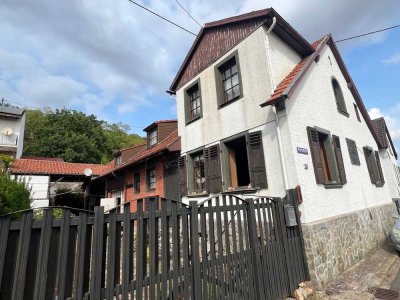 TOP-GELEGENHEIT! Einfamilienhaus mit Nebengebäude u. Scheune in Roxheim zu verkaufen.