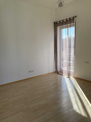 Geschmackvolle 3-Zimmer-Maisonette-Wohnung mit EBK in Rutesheim/Perouse