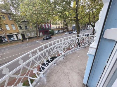 "Elegante Dreizimmerwohnung im historischen Altbau: frisch renoviert und bereit für neue Bewohner!"