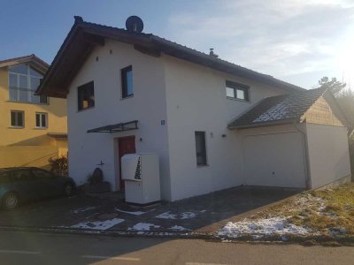 Gehobenes großes Einfamilienhaus mit sehr schönem Ausblick und Garten in Neubeuern