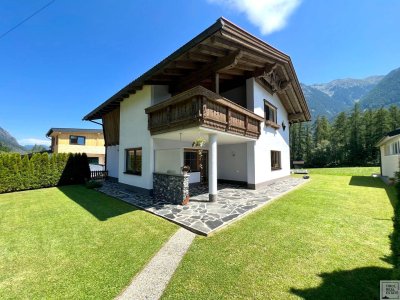 Exklusives Tiroler Landhaus auf großem Grundstück mit herrlichem Panoramablick!