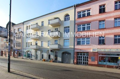 schöne Wohnung mit großer Wohnküche und Balkon am S-Bahnhof