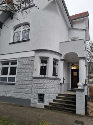 Elegante 3-1/2 Raum Dachgeschosswohnung in einem aussergewöhnlichen  3-Familien-Jugenstilhaus