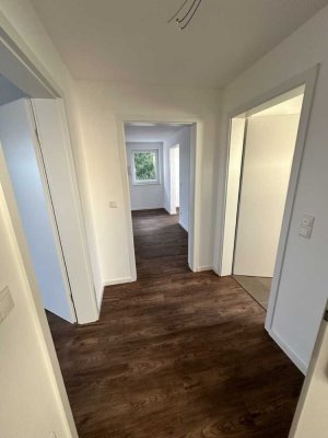 Stilvolle, sanierte 2-Zimmer-Terrassenwohnung mit geh. Innenausstattung mit Balkon