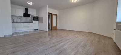 Essen- Holsterhausen, renovierte 2- Raum, EG- Whg. mit offener Küche